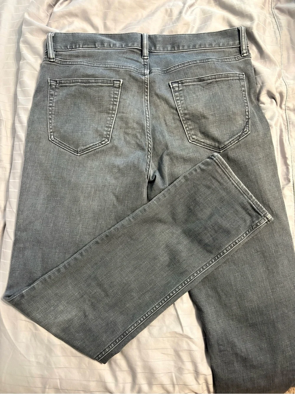 Banana Republic Slim Rapid Movement Denim in Gray Wash 32x32